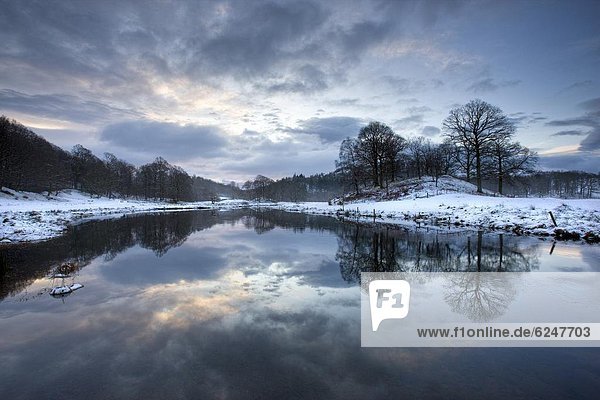 Europa  Winter  Großbritannien  Morgendämmerung  Fluss  Ansicht  ambleside  Cumbria  England