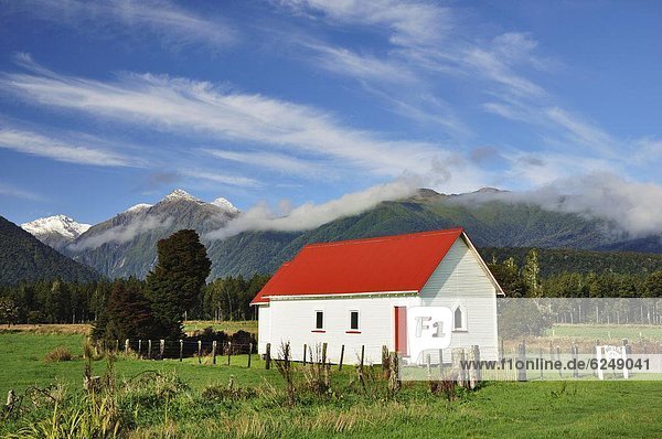 Fluss  Kirche  Gemeinschaft  Pazifischer Ozean  Pazifik  Stiller Ozean  Großer Ozean  neuseeländische Südinsel  Neuseeland  Westküste
