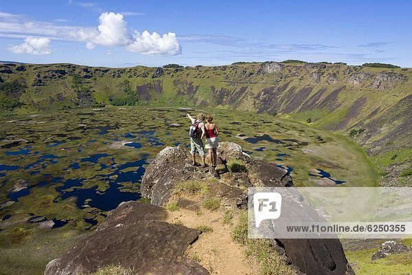 sehen Tourist Ansicht Krater Chile Südamerika
