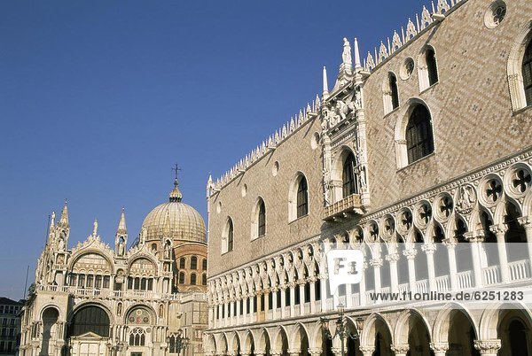 Europa  Palast  Schloß  Schlösser  UNESCO-Welterbe  Venetien  Dogenpalast  Basilika  Christ  Italien  Venedig