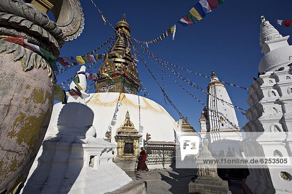 Kathmandu  Hauptstadt  gehen  fünfstöckig  Buddhismus  sprechen  Mönch  Nepal  Stupa  Swayambhunath