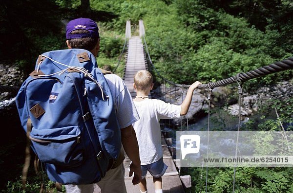 Menschlicher Vater  Sohn  wandern  Nordamerika  UNESCO-Welterbe  Olympic Nationalpark  Washington State