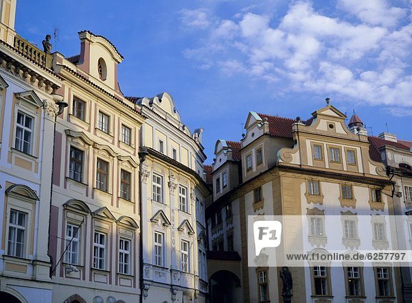 Prag  Hauptstadt  Europa  Gebäude  Stadt  Fassade  Quadrat  Quadrate  quadratisch  quadratisches  quadratischer  Tschechische Republik  Tschechien  UNESCO-Welterbe  alt