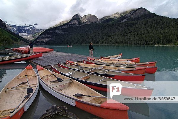 Lake Louise  Banff National Park  UNESCO World Heritage Site  Alberta  Rocky Mountains  Canada  North America