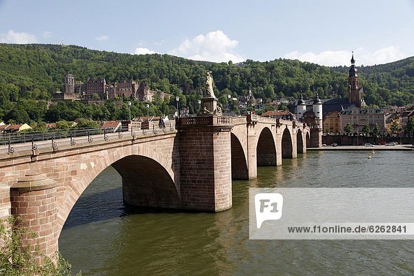 Europa  über  Brücke  Fluss  Baden-Württemberg  Deutschland  Heidelberg  alt