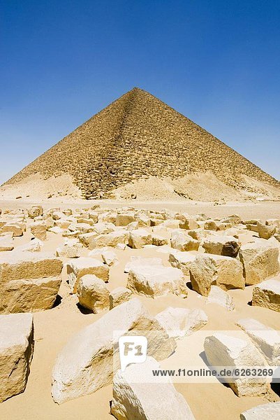 Die Rote Pyramide (Senefru Pyramid)  Dahschur  UNESCO World Heritage Site  in der Nähe von Kairo  Ägypten  Nordafrika  Afrika