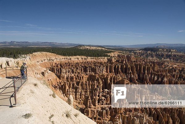 Tourist viewpoint  Inspiration Point  Bryce Canyon National Park  Utah  United States of America  North America