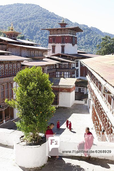 über  Ansicht  Mönch  Asien  Bhutan  unterhalten  Innenhof  Hof  Dzong