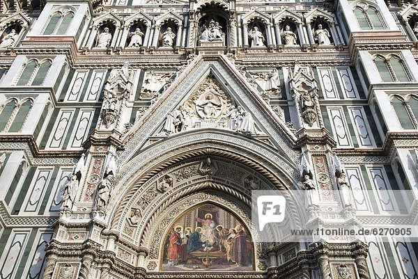 Facade of cathedral Santa Maria del Fiore (Duomo)  UNESCO World Heritage Site  Florence  Tuscany  Italy  Europe