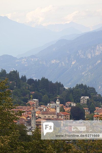 Europa  Berg  Dorf  Ansicht  Comer See  Bellagio  Italien  Lombardei