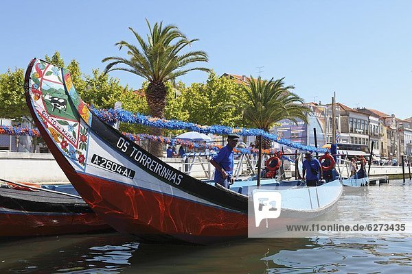 Europa  Vorbereitung  Tagesausflug  Boot  bunt  vorwärts  Teamwork  Aveiro  Portugal