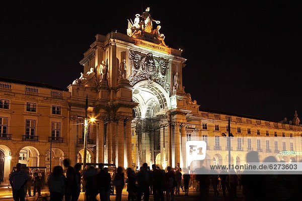 Lissabon  Hauptstadt  beleuchtet  Europa  Mensch  Menschen  Nacht  Silhouette  unterhalb  Brücke  Mittelpunkt  Augusta  Portugal