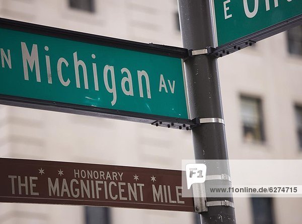 Signposts  the Magnificent Mile  North Michigan Avenue  Chicago  Illinois  USA