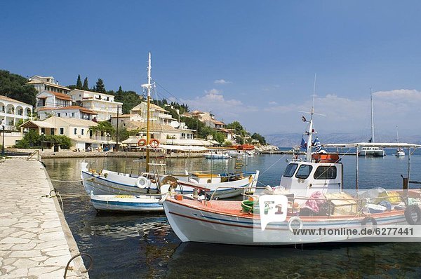Hafen  Europa  Küste  Boot  angeln  Neuengland  Korfu  Griechenland  Griechische Inseln  Ionische Inseln