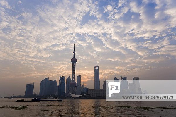 sehen  Ostasien  Fluss  Fernsehen  Ansicht  Zimmer  China  Hochhaus  Asien  neu  Perle  Pudong  Shanghai