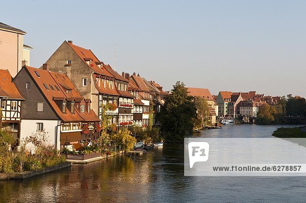 Europa klein Fluss UNESCO-Welterbe Bamberg Bayern Deutschland
