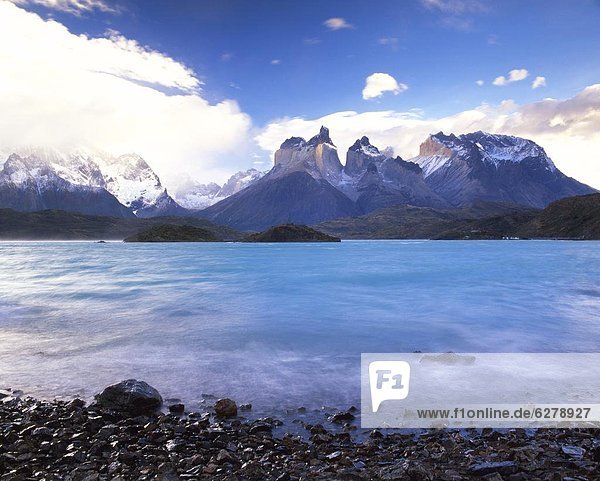 Cuernos del Paine rising up above Lago Pehoe  Torres del Paine National Park  Patagonia  Chile  South America