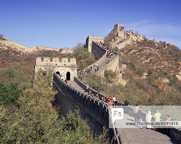 People on the Badaling section  the Great Wall of China  UNESCO World Heritage Site  near Beijing  China  Asia