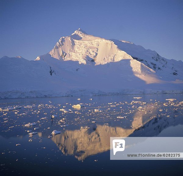 Westküste der Antarktischen Halbinsel  Antarktis  Polarregionen