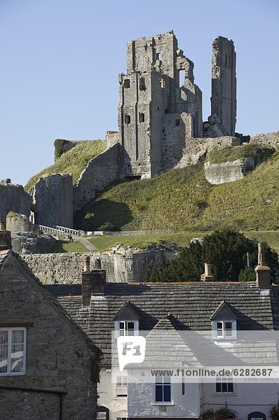 Führung Anleitung führen führt führend Großbritannien unterhalb bauen Corfe Castle Dorset England