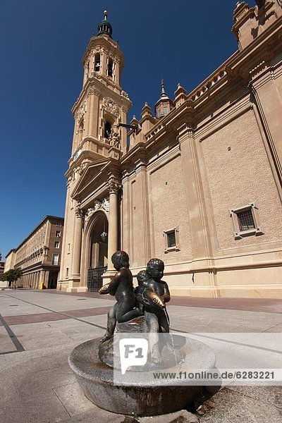 Stadtplatz  Weite  Aragonien  Basilika  Spanien  Zaragoza