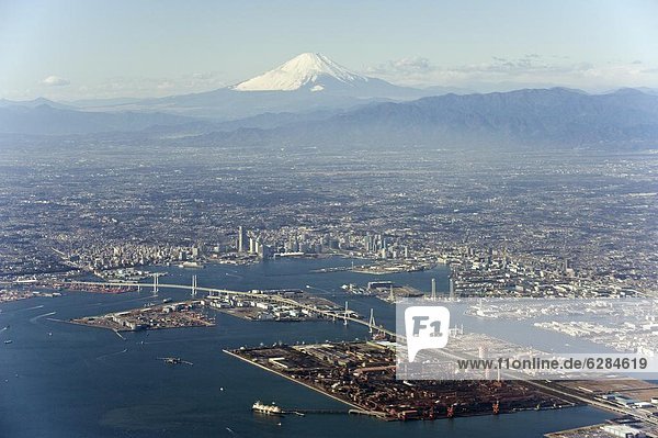 Aerial view of Yokohama city and Mount Fuji  Shizuoka Prefecture  Japan  Asia