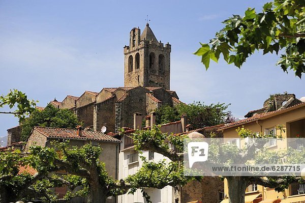 Frankreich  Europa  sehen  Kirche  Quadrat  Quadrate  quadratisch  quadratisches  quadratischer  Languedoc-Roussillon  Markt