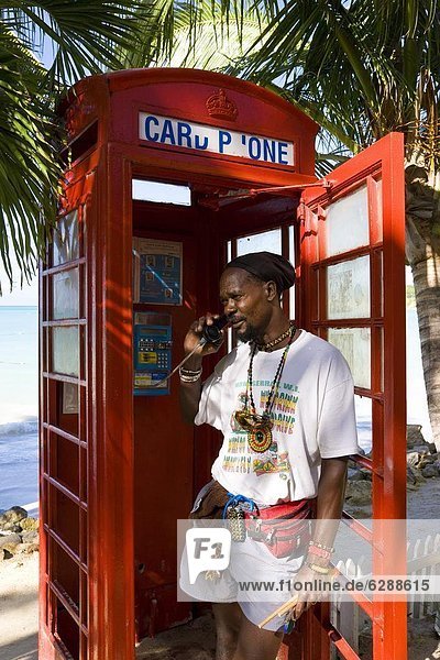 Tradition  Strand  Telefon  rot  Karibik  Westindische Inseln  Mittelamerika  Bucht  englisch  Leeward Islands