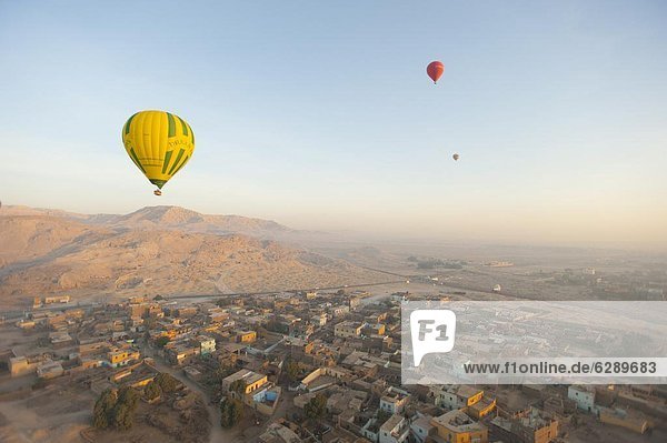 Nordafrika  nahe  Luftballon  Ballon  Tal  König - Monarchie  Afrika  Ägypten  Luxor