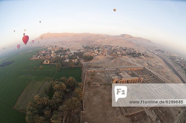 nahe  Luftballon  Ballon  Tal  König - Monarchie  Afrika  Ägypten  Luxor