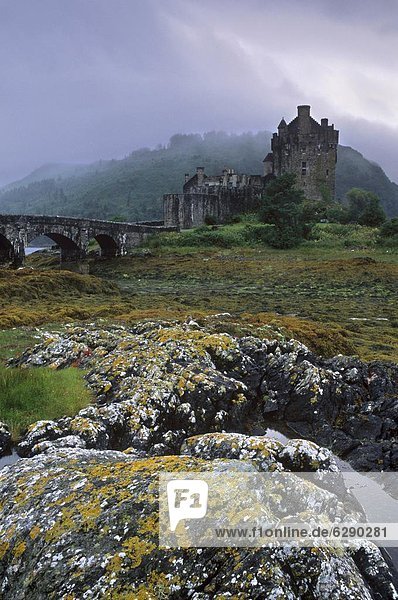 Eilean Donan Castle  Dornie  Hochlandregion  Schottland  Vereinigtes Königreich  Europa
