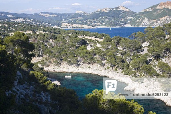 entfernt  Hafen  Frankreich  Europa  Hügel  Ansicht  Provence - Alpes-Cote d Azur  Cote d Azur  Bouches-du-Rhone  Calanque  Cassis  Distanz