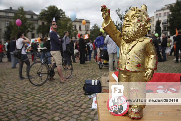 Garden gnome campaign against Nazis organised by the SPD youth organisation Jusos young socialists protest against a rally by the neo-Nazi party NPD Potsdam Brandenburg Germany Europe