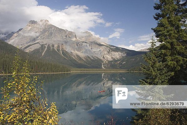 Emerald Lake  Yoho National Park  UNESCO World Heritage Site  Rocky Mountains  British Columbia  Canada  North America