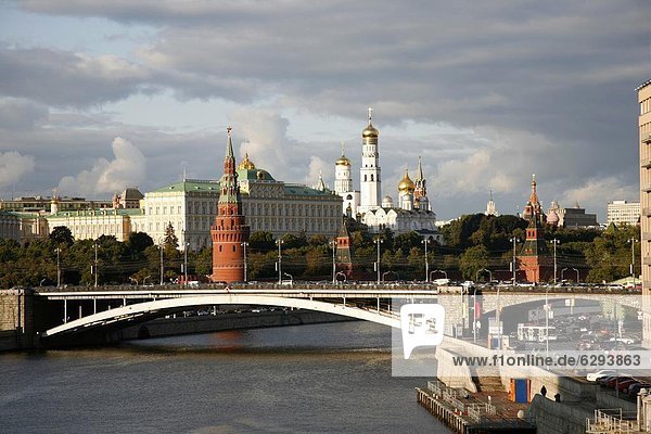 Moskau  Hauptstadt  Europa  über  Fluss  Ansicht  Kreml  Russland