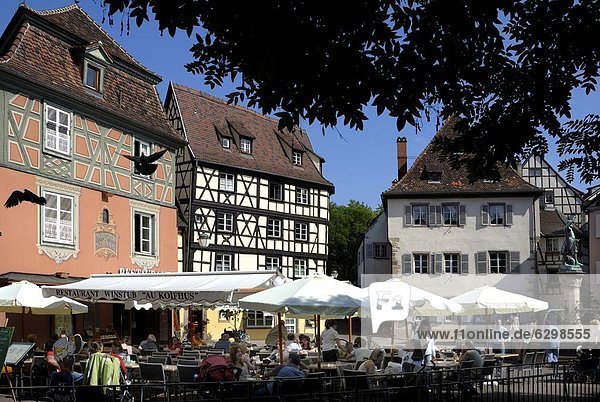 Frankreich Europa Gebäude Restaurant streichen streicht streichend anstreichen anstreichend Elsass Colmar Hälfte