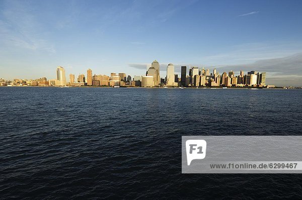 Vereinigte Staaten von Amerika  USA  Skyline  Skylines  New York City  Fluss  Nordamerika  Hudson River  Manhattan