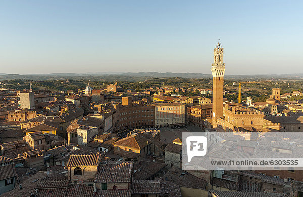 Geschichte Ansicht Europa Platz Palast Schloß Schlösser Italien Siena Toskana