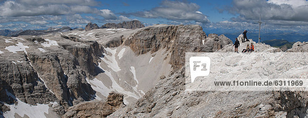 Bergsteiger auf der Pisciaduspitze  Dolomiten  Südtirol  Italien