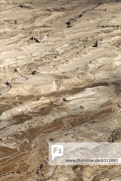 Struktur und Schluchten der Wüste Negev bei Masada  Israel