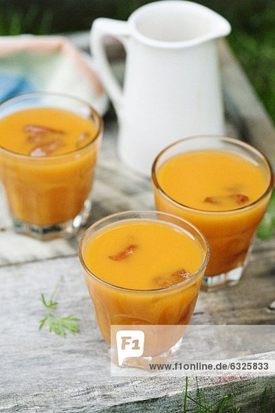 Apfel-Orangen-Möhren Saft