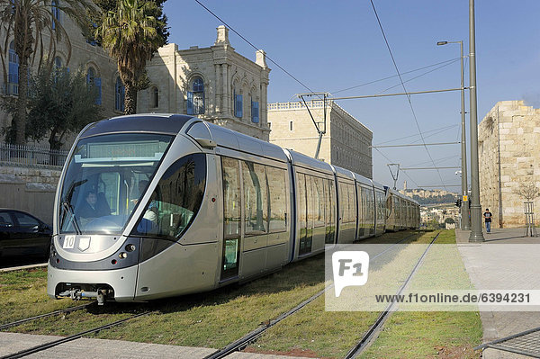 Neue Straßenbahn in Jerusalem Light Rail Transit in der Nähe der Altstadt Israel Vorderasien Naher Osten