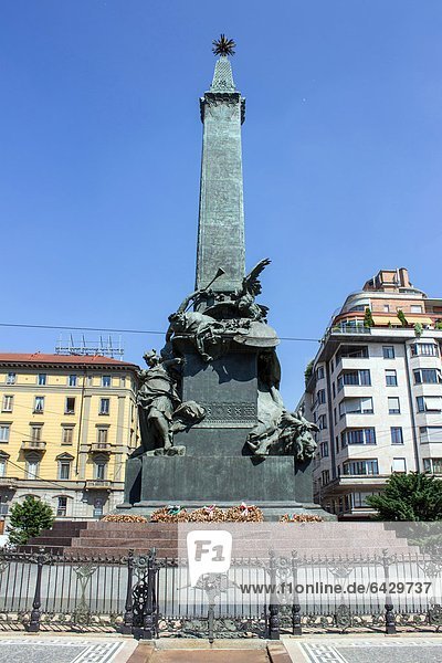 Italien  Lombardei  Mailand  Obelisk auf der Piazza Cinque Giornate