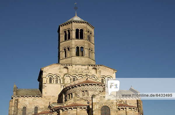 Romanische Benediktinerabtei Abbatiale Saint-Austremoine díIssoire  geschmückte Kirche  Issoire  Puy-de-Dome  Auvergne  Frankreich  Europa