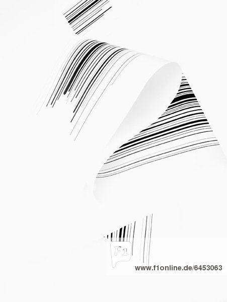 Schwarze abstrakte Linien vor weißem Hintergrund