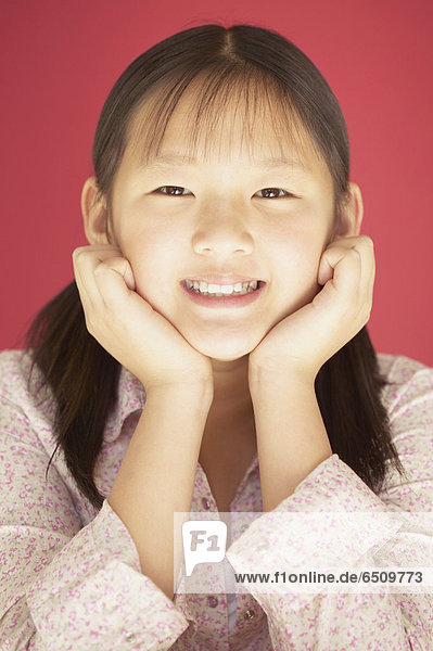 Portrait eines jungen Mädchens lächelnd