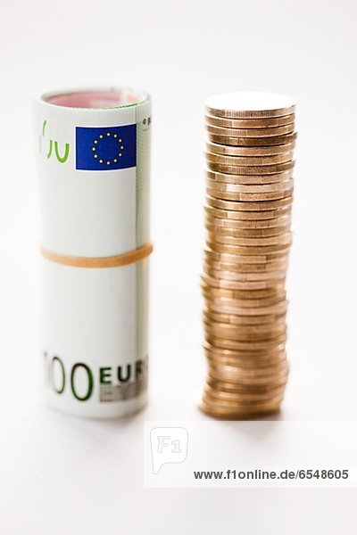 Geldschein Euromünze Stapel