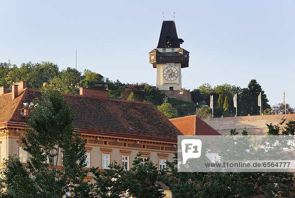 Österreich  Steiermark  Graz  Blick auf den Uhrenturm auf dem Schlossberg