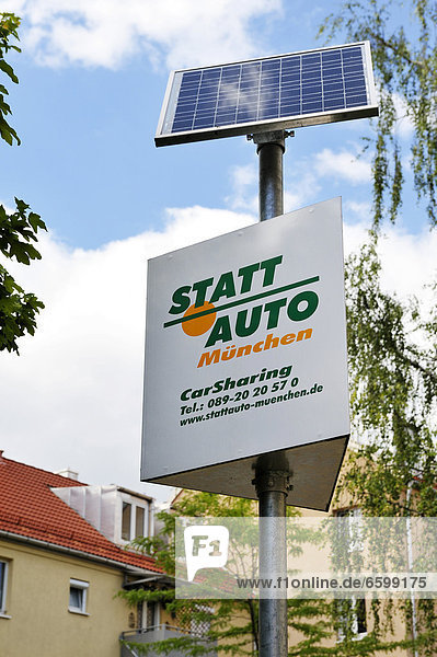 Statt-Auto Car-Sharing-Werbeschild mit Solarpanel in der Au München Bayern Deutschland Europa