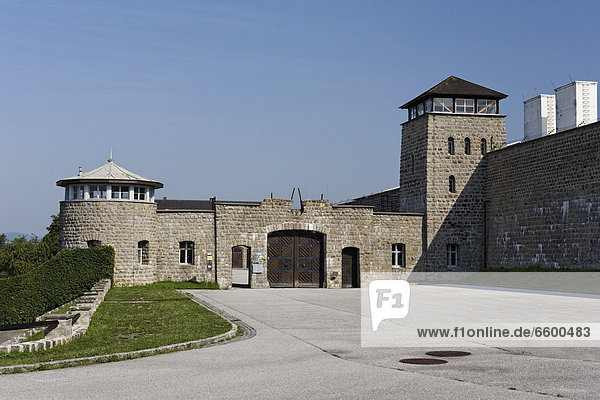 er als junger Mann im Konzentrationslager Mauthausen eingesperrt. ber seine. Zeit im Lager schrieb er spter Gedichte, die vom griechischen Komponisten Iakovos Kambanellis erzhlt - KZ-Gedenksttte Mauthausen